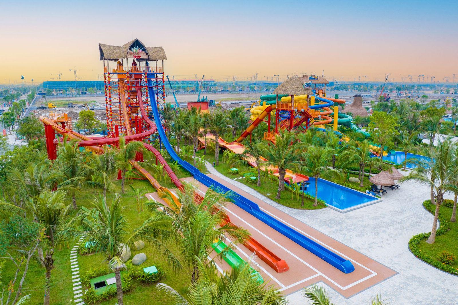 Du lịch Hà Nội tháng 7 nên đi đâu?VinWonders Water Park 