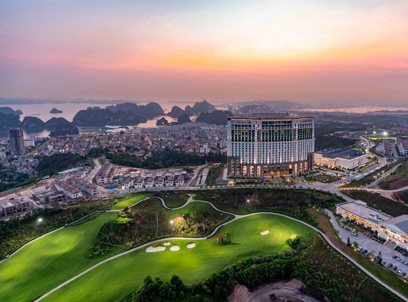 TOP resort nghỉ dưỡng đẹp ở Hạ Long nổi tiếng, cao cấp nhất. FLC Halong Bay Golf Club & Luxury Resort