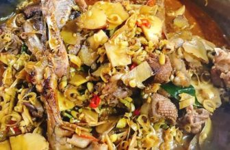 [🆕🇻🇳] CÀ MÈN – Đặc sản quê hương Quảng Trị 🍔 Top1Food 🍜 Ngày mai mồng 5, hôm ni mồng 4 thì miềng nháp nhẹ mấy món vịt nì anh chị ơi:
– Vịt luộc chấm mắm gừng
– Vịt hoong sả
– Vịt xáo măng
Vịt cỏ nhà nuôi ng , shares-3✔️ , likes-24❤️️ , date-2024-06-09 02:03:00🇻🇳🇻🇳🇻🇳📰🆕