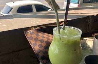 [☕️🇻🇳] Seaside Cafe 🥤 Top1Coffee ☕️ Sáng cuối tuần làm ly 𝑺𝒊𝒏𝒉 𝒕𝒐̂́ 𝒃𝒐̛  tươi mát cho sảng khoái. Tươi không cần tưới luôn cả nhà ạ!
Mlem mlemmm __________________ , shares-1✔️ , likes-11❤️️ , date-2022-02-18 02:28:36🇻🇳🇻🇳🇻🇳📰🆕