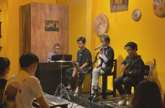 [☕️🇻🇳] Đèn Coffee 🥤 Top1Coffee ☕️ Chủ nhật lên ĐÈN, hát ca vài bài
Giao lưu cùng band vào lúc 20h – 22h
Địa chỉ: 01 Nguyễn Bá Tòng, Tân Thành, Tân Phú
Đặt bàn , shares-2✔️ , likes-13❤️️ , date-2022-04-17 05:54:39🇻🇳🇻🇳🇻🇳📰🆕