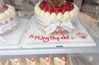 [☕️🇻🇳] GẤU Coffee – Bakery 🥤 Top1Coffee ☕️ Bánh dâu tây size 16 & size 22 cho khách nhà Gấu thổi nến tối nay đây ạ
Khách có nhu cầu đặt bánh size to vui lòng nói với  , shares-2✔️ , likes-47❤️️ , date-2022-04-08 07:58:30🇻🇳🇻🇳🇻🇳📰🆕