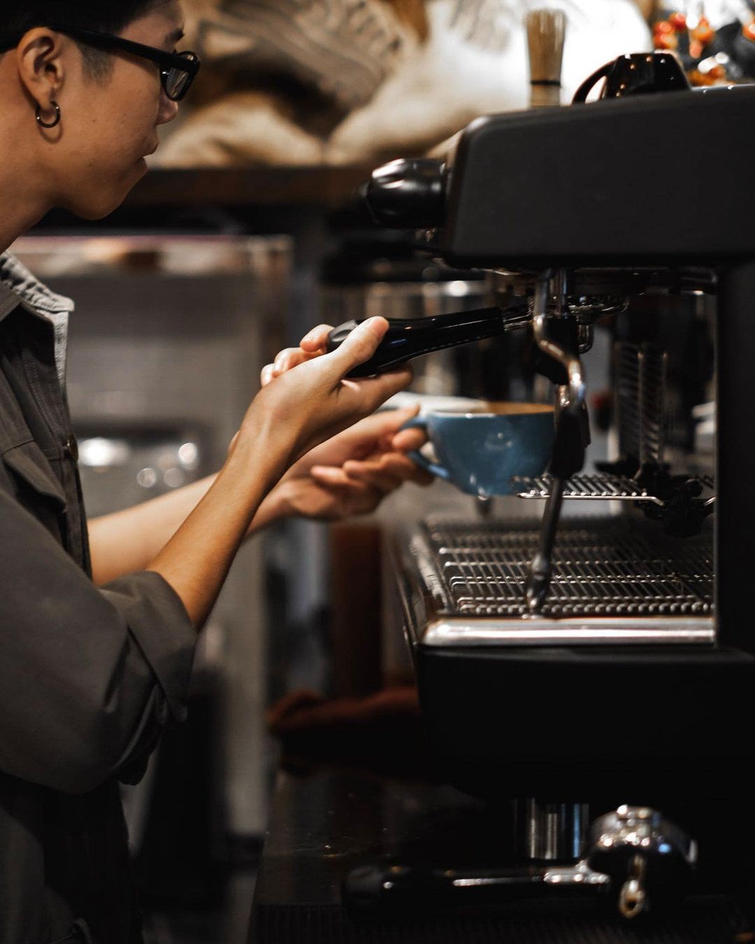 [☕️🇻🇳] Đèn Coffee 🥤 Top1Coffee ☕️ “Con gái thời nay luôn than thở không có người yêu, nhưng hễ cứ có ai đó tán là sợ hãi và bỏ chạy”. Ủa ủa gì ngộ zị.
Tối nay hẹn , shares-0✔️ , likes-11❤️️ , date-2022-08-13 01:32:14🇻🇳🇻🇳🇻🇳📰🆕