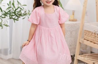 [🆕🇻🇳] Mylano – Thời trang xuất khẩu cho bé 😎❤️️⭐️ HÀNG MỚI VỀBé con yêu màu hồng nhẹ nhàng thì mẹ rinh ngay  này nha
Thiết kế tay bồng hot trend – cut out lưng cột nơ xinh xỉu
Chất liệu thô dệt hoa sang, , shares-0✔️ , likes-1❤️️ , date-2023-04-11 05:55:24🇻🇳🇻🇳🇻🇳📰🆕