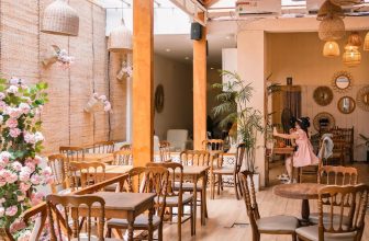 [☕️🇻🇳] Khóm Coffee & Tea 🥤 Top1Coffee ☕️ – Đi Khóm hong bà ơi?
– Quán đông lắm hong đi đâu.
– Hong có đâu, quán dạo này thơ lại rồi á!Cũng đã được một thời gian kể  , shares-3✔️ , likes-26❤️️ , date-2023-06-09 13:00:01🇻🇳🇻🇳🇻🇳📰🆕