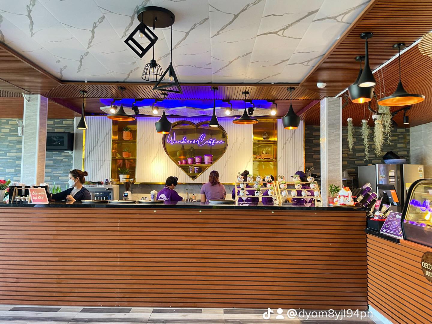 [☕️🇻🇳] Highlands Coffee – THƯƠNG HIỆU BẮT NGUỒN TỪ CÀ PHÊ VIỆT NAM ☕️ Top1Coffee 🥤 – Hòa mình vào không khí mùa hè cực chill tại Highlands Coffee cùng một ly Trà tuyết …