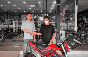[🆕🇻🇳] Benelli HCM giới thiệu sản phẩm, tư vấn sử dụng, sửa chữa, bảo hành xe Benelli 🚗 Top1Go 🏍️   Bàn giao TNT125 màu đỏ cực chất cho khách về bình tân chúc mừng a  TNT125 giá 49,500,000 bao gồm vat. GIẢM SỐC CHỈ CÒN 44,000,000  Đủ màu, sẵn giao ngay H , shares-0✔️ , likes-20❤️️ , date-2023-11-07 03:46:15🇻🇳🇻🇳🇻🇳📰🆕