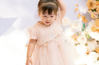 [🆕🇻🇳] Lecia Bridal & Lecia Ready-to-Wear – LECIA Kids 😎❤️️⭐️ 𝐒𝐡𝐞 𝐥𝐢𝐯𝐞𝐬 𝐢𝐧 𝐡𝐞𝐫 𝐨𝐰𝐧 𝐥𝐢𝐭𝐭𝐥𝐞 𝐟𝐚𝐢𝐫𝐲𝐭𝐚𝐥𝐞
—
Tặng 15% cho đơn hàng tiếp theo khi các mẹ gửi FEEDBACK đến LECIA Kids. Đừng quên chia sẻ những khoảnh khắc rực  , shares-3✔️ , likes-10❤️️ , date-2023-12-15 04:47:57🇻🇳🇻🇳🇻🇳📰🆕
