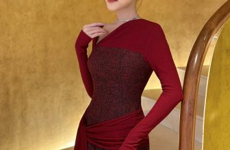 [🆕🇻🇳] CALEB 👕 Top1Fashion 👗  𝐂𝐚𝐥𝐢𝐚 𝐃𝐫𝐞𝐬𝐬 như một ly vang đỏ đậm với vị ngọt ngào và cuốn hút.
Thiết kế cut-out ở phần ngực tạo điểm nhấn quyến rũ mà không phô trương, kết hợp với chi  , shares-2✔️ , likes-10❤️️ , date-2024-01-04 03:04:28🇻🇳🇻🇳🇻🇳📰🆕