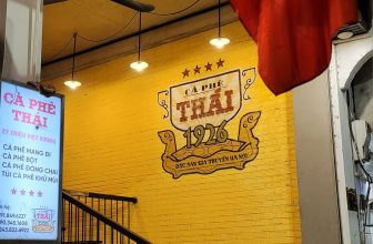 [☕️🇻🇳] Cafe Thái – 27 Triệu Việt Vương – Đây là một quán cà phê nổi bật với không gian của những năm 50 – 60 của thế kỷ 20 🥤 Top1Coffee ☕️ Ngày làm việc cuối cùng của năm Mão.
Thái mở cửa lại vào 6h sáng mùng 6 Tết, như truyền thống bao nhiêu năm qua. Khách đến quán , shares-0✔️ , likes-56❤️️ , date-2024-02-07 14:24:43🇻🇳🇻🇳🇻🇳📰🆕