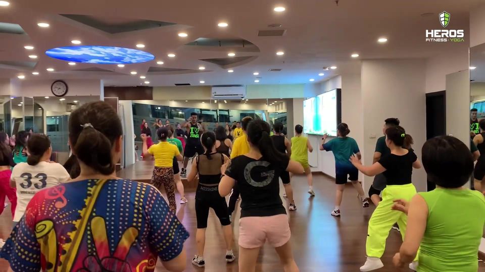 [🆕🇻🇳] Heros Fitness & Yoga 🧘 Top1Yoga 🤸🏻‍♀️  Đốt cháy mỡ thừa, săn chắc vòng ba cùng lớp Zumba cực cuốn tại Heros Fitness
 Tặng vé trải nghiệm miễn phí, đăng ký lên lịch ngay: 

30 Ngày đốt cháy năng , shares-1✔️ , likes-5❤️️ , date-2024-06-04 03:30:38🇻🇳🇻🇳🇻🇳📰🆕
