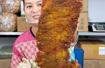 [🆕🇻🇳] Khô Bò Đặc Sản Củ Chi 🍔 Top1Food 🍜 Khô Bò Đặc Sản Củ Chi – Hương Vị Quê Hương
1Kg(2 Hũ) = 380K
2Kg(4 Hũ) = 740K & freeship
3 Kg(6 Hũ) = 1100k & freeship
Anh/ Chị để lại SĐT và Đị , shares-0✔️ , likes-3❤️️ , date-2024-02-29 02:07:18🇻🇳🇻🇳🇻🇳📰🆕