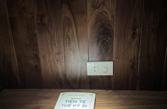 [🆕🇻🇳] Mê Đọc Sách – Trang sách mở ra, trời xa xích lại  📚 Top1Book 📖 Một chiếc đèn Spotlight đọc sách đầu giường!
Nhược điểm là không dim được.
Mọt sách có biết loại nào giống như này, nhưng đầu bóng đèn đồng thời là núm v , shares-2✔️ , likes-17❤️️ , date-2024-03-07 14:41:36🇻🇳🇻🇳🇻🇳📰🆕📚