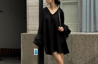 [🆕🇻🇳] OnmeLocal – 𝐒𝐨𝐦𝐞𝐭𝐡𝐢𝐧𝐠 𝐀𝐛𝐨𝐮𝐭 𝐋𝐢𝐧𝐞𝐧 𝐁𝐲 𝐎𝐍𝐌𝐄 – 𝐃𝐞𝐬𝐢𝐠𝐧 𝐈𝐧 𝐁𝐢𝐧𝐡 𝐃𝐮𝐨𝐧𝐠,𝐕𝐢𝐞𝐭𝐧𝐚𝐦 👕 Top1Fashion 👗  Với phần cổ V khoét sâu, ONME mang đến tinh thần phóng khoáng và trẻ trung trong thiết kế More Dress.Dây thắt cà vạt đối lập với chi tiết bèo xếp quanh  , shares-9✔️ , likes-27❤️️ , date-2024-02-29 15:53:42🇻🇳🇻🇳🇻🇳📰🆕