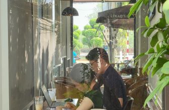 [☕️🇻🇳] LeKao’s Coffee 🥤 Top1Coffee ☕️ Một góc làm việc cực “chill” dành cho hội người hướng nội
Đố mọi người góc bàn này thuộc CN nào của hệ thống LeKao’s Coffee
Bật  , shares-0✔️ , likes-7❤️️ , date-2024-03-11 01:01:00🇻🇳🇻🇳🇻🇳📰🆕