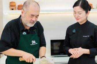 [🆕🇻🇳] Dh Foods – ❤ GIA VỊ TỰ NHIÊN – HÀNH TRÌNH ĐI KHẮP VIỆT NAM VÀ VƯƠN RA THẾ GIỚI ❤ 🍔 Top1Food 🍜  Gà kho củ nén  Bạn đã thử qua món đặc sản miền Trung này chưa?Củ nén (còn gọi là ném, hoặc hành tăm), thuộc họ hành. Nhờ thổ nhưỡng đặc biệt của miền T , shares-1✔️ , likes-64❤️️ , date-2024-04-06 13:00:26🇻🇳🇻🇳🇻🇳📰🆕