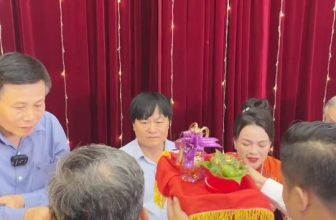 [🆕🇻🇳] Lê Tâm Wedding Quảng Bình 🤵🏻 Top1Wedding 👰🏻  Lễ rước dâu  HUY HOÀNG & HỒNG LÝ đã mang lại rất nhiều cảm xúc!Áo dài thiết kế cô dâu : Lê Tâm
Ekip Chụp ảnh & Video: Lê Tâm Wedding Quảng Bình Việt Trin , shares-0✔️ , likes-448❤️️ , date-2024-04-05 06:30:05🇻🇳🇻🇳🇻🇳📰🆕