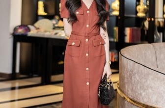 [🆕🇻🇳] SIXDO is a fashion brand founded by fashion designer DOMANHCUONG 👕 Top1Fashion 👗  𝐕-𝐍𝐄𝐂𝐊 𝐂𝐀𝐒𝐔𝐀𝐋 𝐃𝐑𝐄𝐒𝐒Thiết kế cổ V hoàn toàn phù hợp với mọi phong cách của quý cô công sở. Độ mở cổ áo khoét chữ V nằm trong khoảng 15° – 20° nhằm đảm bảo , shares-2✔️ , likes-109❤️️ , date-2024-05-21 04:34:06🇻🇳🇻🇳🇻🇳📰🆕