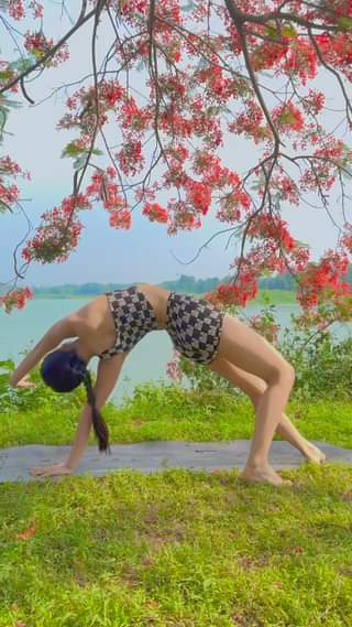 [🆕🇻🇳] Hong Ha Yoga – Ở đây có đam mê yoga � 🧘 Top1Yoga 🧘 Vẫn là flow bên hoa phượng nhưng ghép bằng 1 bài hát khác, Cảm xúc cũng khác nhỉ. 
 Chuỗi yoga flow thực ra rất đơn giản, bạn ch , shares-0✔️ , likes-219❤️️ , date-2024-06-01 03:00:16🇻🇳🇻🇳🇻🇳📰🆕