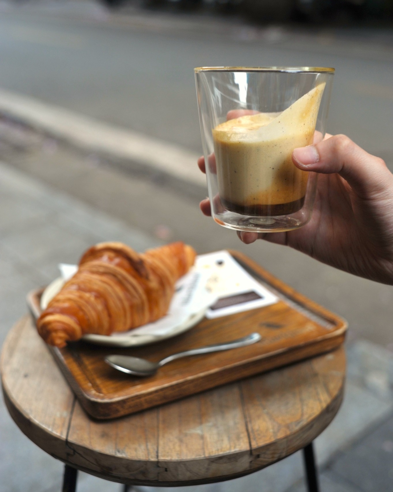 [☕️🇻🇳] Blackbird Coffee 🥤 Top1Coffee ☕️ Gợi ý combo cà phê và bánh kết hợp ăn “hết ý”?

Với đồ uống signature trứ danh của chúng tôi – Eggpresso, kem trứng béo ngậy cùn , shares-2✔️ , likes-18❤️️ , date-2024-05-20 03:00:27🇻🇳🇻🇳🇻🇳📰🆕