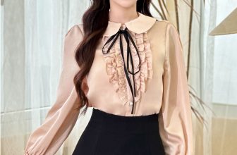 [🆕🇻🇳] Daphneé  – Towards elegance, tenderness, femininity but still posssesing high application 👕 Top1Fashion 👗  𝑻𝒊𝒇𝒇𝒂𝒏𝒚 𝑻𝒐𝒑 – 𝐋𝐚 𝐝𝐨𝐮𝐜𝐞𝐮𝐫 𝐝’𝐮𝐧𝐞 𝐟𝐢𝐥𝐥𝐞
Qua thiết kế của Tiffany top với đường nhún bèo điệu đà, duyên dáng cùng cúc ngọc trai sang trọng,
Daphneé mong muốn  , shares-0✔️ , likes-5❤️️ , date-2024-04-28 14:11:46🇻🇳🇻🇳🇻🇳📰🆕