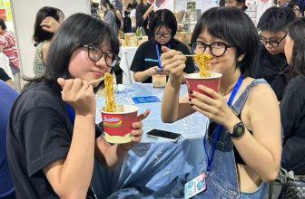 [🆕🇻🇳] Indomie Vietnam – Mì xào khô Indomie – Hương vị được yêu thích trên toàn thế giới! 🍔 Top1Food  🍜 INDOMIE X LOCO ART MARKETIndomie đã có mặt ở LOCO!Những ngày hội chợ nhộn nhịp mấy ngày qua đã diễn ra thành công tốt đẹp, Indomie rất vui khi được gó , shares-1✔️ , likes-76❤️️ , date-2024-04-18 01:00:16🇻🇳🇻🇳🇻🇳📰🆕