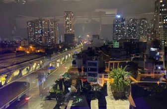 [☕️🇻🇳] Sam Rooftop Coffee – Nguyễn Trãi 🥤 Top1Coffee ☕️ Cậu đã từng ngồi một mình uống cafe và chill bao giờ chưa?
————–
𝙎𝙖𝙢 𝙍𝙤𝙤𝙛𝙩𝙤𝙥 𝘾𝙤𝙛𝙛𝙚𝙚: Cafe tầng thượng ngắm tàu view l , shares-0✔️ , likes-13❤️️ , date-2024-05-10 12:40:48🇻🇳🇻🇳🇻🇳📰🆕