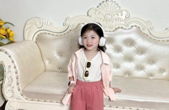 [🆕🇻🇳] danchau – Từ tình yêu dành cho những công chúa nhỏ 💓 🧑‍🧒❤️️👶⭐️  Như con sóng nhỏ khẽ xô trên những tia nắng vàng lấp lánh, như cách em cùng outfit vi vu trong nắng hè.Một chiếc áo thun kết hợp cùng quần suông lụa kè , shares-0✔️ , likes-7❤️️ , date-2024-05-19 10:07:20🇻🇳🇻🇳🇻🇳📰🆕