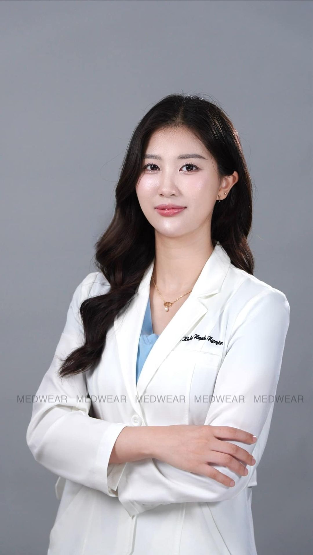 [🆕🇻🇳] Medwear – Thương hiệu thời trang y tế 👕 Top1Fashion 👗   Medwear xin được gửi lời cảm ơn đặc biệt đến BSNT – BSCKI Khổng Hạnh Nguyên đã tin dùng các mẫu áo Blouse của nhà Medwear. Chúng tôi tự hào khi được đồng  , shares-0✔️ , likes-16❤️️ , date-2024-04-18 08:44:28🇻🇳🇻🇳🇻🇳📰🆕