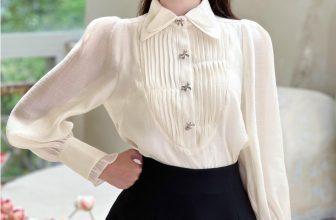 [🆕🇻🇳] Daphneé  – Towards elegance, tenderness, femininity but still posssesing high application 👕 Top1Fashion 👗  𝑴𝒐𝒍𝒍𝒊𝒆 𝑻𝒐𝒑 – 𝐋𝐚 𝐝𝐨𝐮𝐜𝐞𝐮𝐫 𝐝’𝐮𝐧𝐞 𝐟𝐢𝐥𝐥𝐞
Thanh lịch, duyên dáng và tinh tế là những điều mà Daphneé gửi gắm qua thiết kế Mollie top.
Với chất liệu tơ crep mềm m , shares-2✔️ , likes-26❤️️ , date-2024-05-08 04:02:58🇻🇳🇻🇳🇻🇳📰🆕