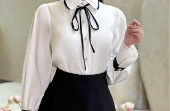 [🆕🇻🇳] Daphneé  – Towards elegance, tenderness, femininity but still posssesing high application 👕 Top1Fashion 👗  𝑺𝒂𝒓𝒂𝒉 𝑻𝒐𝒑 – 𝐋𝐚 𝐝𝐨𝐮𝐜𝐞𝐮𝐫 𝐝’𝐮𝐧𝐞 𝐟𝐢𝐥𝐥𝐞
Một chiếc áo vibe sang chảnh, tiểu thư được Daphneé giới thiệu trong BST lần này đó là Sarah top.
Daphneé sử dụng chất l , shares-0✔️ , likes-4❤️️ , date-2024-04-27 13:05:04🇻🇳🇻🇳🇻🇳📰🆕