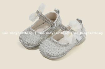 [🆕🇻🇳] Lạc BabyClothing 😎❤️️⭐️ Mẹ muốn tìm cho bé một đôi giày hay sandal cho bé tập đi với các tiêu chí:
Êm- mềm chân bé.
Đế chống trơn – chống mòn.
Đủ nhẹ phù hợp với tuổi của bé.
, shares-0✔️ , likes-2❤️️ , date-2024-06-04 07:34:39🇻🇳🇻🇳🇻🇳📰🆕