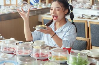 [🆕🇻🇳] Kichi-Kichi – Hệ thống nhà hàng Lẩu băng chuyền hàng đầu Việt Nam 🍔 Top1Food 🍜 Zoom cận cảnh biểu cảm “fans guộc” khi đi ăn Kichi-KichiBiểu cảm:
Bắt được kho báu khi lấy được trứng cút chiên
Flex khi đu được chiếc trend viên “moch , shares-9✔️ , likes-120❤️️ , date-2024-05-02 04:39:33🇻🇳🇻🇳🇻🇳📰🆕