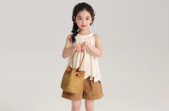 [🆕🇻🇳] Cara Sweet – Sản xuất và phân phối hàng thiết kế trẻ em 😎❤️️⭐️ Hàng mới về!
Một set đẹp đỉnh cho ngày nóng nực
Áo cổ yếm tiểu thư, xinh sang
Chất thô boi thêu hoa mềm, mát
Quần sooc chất khaki lên phom, mặc thích m , shares-1✔️ , likes-3❤️️ , date-2024-05-12 04:29:10🇻🇳🇻🇳🇻🇳📰🆕