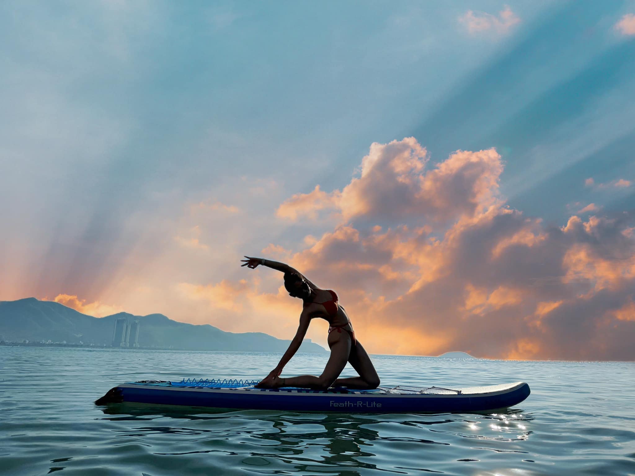 [🆕🇻🇳] Yoga Quỳnh Phạm 🧘 Top1Yoga 🧘 Biển cũng có lúc dịu dàng như thế.
       Em cũng vậy…..
 Ngoài những lúc cáu gắt thì em cũng rất là hiềnnnn!!!
 , shares-25✔️ , likes-15K❤️️ , date-2024-05-22 01:14:30🇻🇳🇻🇳🇻🇳📰🆕