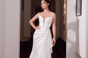 [🆕🇻🇳] Thời trang cưới Minzy Bridal 🤵🏻 Top1Wedding 👰🏻  𝐁𝐢𝐞̂́𝐧 𝐡𝐨́𝐚 𝐩𝐡𝐨𝐧𝐠 𝐜𝐚́𝐜𝐡 𝐭𝐫𝐨𝐧𝐠 𝐧𝐠𝐚̀𝐲 𝐜𝐮̛𝐨̛́𝐢 𝐜𝐮̀𝐧𝐠 𝐭𝐡𝐢𝐞̂́𝐭 𝐤𝐞̂́ đ𝐨̣̂𝐜 đ𝐚́𝐨Mang đến sự gợi cảm, quyến rũ, xuất hiện với thiết kế váy cưới cúp ngực, ôm sát , shares-0✔️ , likes-1❤️️ , date-2024-05-29 03:49:58🇻🇳🇻🇳🇻🇳📰🆕