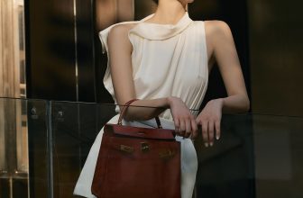 [🆕🇻🇳] Huong Boutique – Định hướng phong cách thời trang 👕 Top1Fashion 👗  𝐁𝐞𝐬𝐭 𝐒𝐞𝐥𝐥𝐞𝐫 𝐒𝐢𝐥𝐤 𝐃𝐞𝐬𝐢𝐠𝐧𝐬 | 𝐒𝐢𝐥𝐤 𝐓𝐫𝐞𝐧𝐝𝐲 𝐓𝐨𝐩Đằm chìm vào sự mềm mịn của chất liệu lụa cao cấp đến từ nhà HUONG. Vẫn là thiết kế cơ bản áo lụa trendy, các  , shares-28✔️ , likes-892❤️️ , date-2024-05-19 07:00:12🇻🇳🇻🇳🇻🇳📰🆕