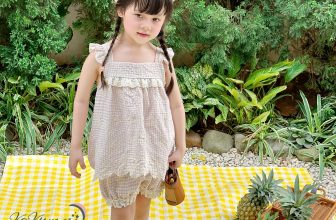 [🆕🇻🇳] KAKUMMI là thương hiệu VN hàng đầu thiết kế & sản xuất áo thời trang cho bé 😎❤️️⭐️  Ở đây có outfit vừa xinh lại còn mátThiết kế cách điệu hở lưng, họa tiết thô thêu mới lạ nhấn nhá chi tiết phối ren ngực điệu đà bé diện lên thật nổi b , shares-0✔️ , likes-2❤️️ , date-2024-06-04 02:00:20🇻🇳🇻🇳🇻🇳📰🆕