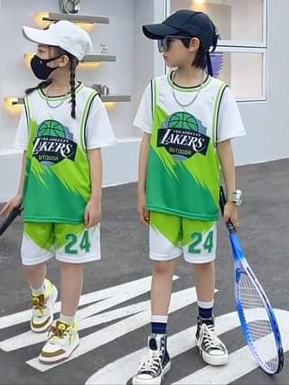 [🆕🇻🇳]  Thóc Fashion – Hàng VNXK thiết kế – REP 1:1 các hãng cho bé trai 🧑‍🧒❤️️👶⭐️ Khách hỏi có set quần bò không??? Thóc xin thưa…đây ạ
Bộ mickey đen áo cotton 4 chiều, quần bò in nét căng như Thóc mặc
Hàng sẵn kho – Size 9-25kg
–  Mời , shares-4✔️ , likes-37❤️️ , date-2024-06-14 08:49:19🇻🇳🇻🇳🇻🇳📰🆕