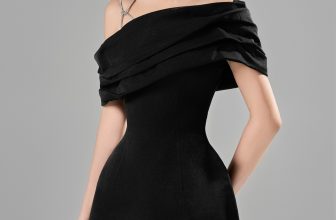 [🆕🇻🇳] DeNio – Phá bỏ lối mòn cũ của thời trang Việt 👕 Top1Fashion 👗   𝐄𝐥𝐥𝐞 𝐃𝐫𝐞𝐬𝐬 | 𝐂𝐡𝐨𝐢𝐜𝐞 𝐅𝐨𝐫 𝐄𝐯𝐞𝐫𝐲 𝐎𝐜𝐜𝐚𝐬𝐢𝐨𝐧
____
Elle Dress dáng ngắn màu đen kết hợp giữa sự sang trọng và trẻ trung, mang đến cho Quý cô vẻ đẹp lôi cuốn. Với , shares-3✔️ , likes-66❤️️ , date-2024-05-21 05:10:26🇻🇳🇻🇳🇻🇳📰🆕