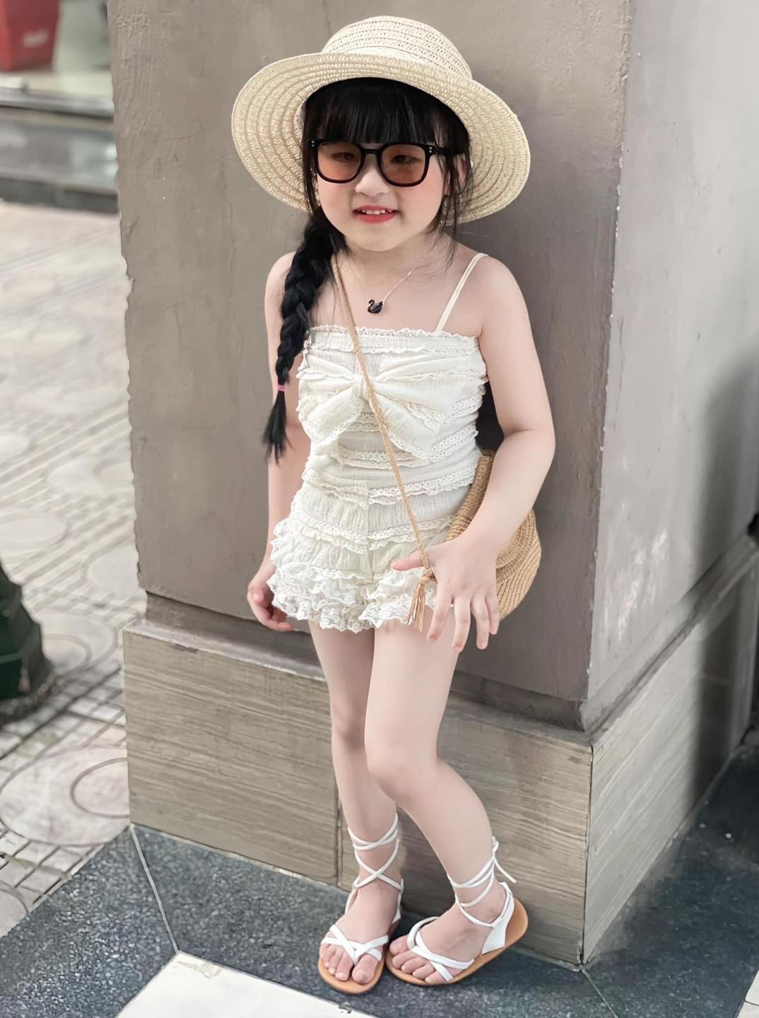 [🆕🇻🇳]  Suri baby kids – Thời trang cho bé thiết kế, hàng QC Cao Cấp 😎❤️️⭐️ Lại bảo khum iuuu đi ạ chỉ #1xxka/1set thôi nhéSet áo 2 dây kèm quần cho bé nha
 Fom ôm sát + vải co giãn tốt bạn nào thích thoải mái hơn 
 Đủ size 8-35kg  , shares-7✔️ , likes-183❤️️ , date-2024-05-28 00:28:55🇻🇳🇻🇳🇻🇳📰🆕