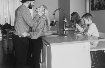 [🆕🇻🇳]  WOW BABY – XU HƯỚNG THỜI TRANG HÀNG ĐẦU CHO BÉ YÊU 🧑‍🧒❤️️👶⭐️ Đừng bao giờ ngừng yêu thương nhau kể cả khi hạnh phúc đã đủ đầy. Bởi vì các con sẽ luôn lấy bố mẹ của chúng mà làm gương
, shares-0✔️ , likes-12❤️️ , date-2024-05-20 10:24:45🇻🇳🇻🇳🇻🇳📰🆕