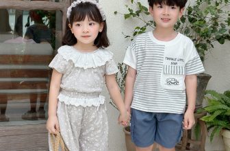 [🆕🇻🇳] KAKUMMI là thương hiệu VN hàng đầu thiết kế & sản xuất áo thời trang cho bé 😎❤️️⭐️ Outfit mát mẻ, tận hưởng ngày hèTủ đồ của bé sao thiếu được những set cotton đơn giản, thoải mái này được ? Thiết kế bộ bé gái với họa tiết phối ren điệ , shares-0✔️ , likes-13❤️️ , date-2024-06-06 02:00:13🇻🇳🇻🇳🇻🇳📰🆕