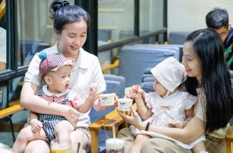 [☕️🇻🇳] DoveZi Coffee 🥤 Top1Coffee ☕️ Tuyển tập “Ngoan Xinh Yêu” ngày 01/06 tại DoveZi
Nhìn các bé ăn kem thấy cưng hết sức.
01/06 thiệt vui vẻ nha các thiên thần , shares-0✔️ , likes-26❤️️ , date-2024-06-01 12:21:41🇻🇳🇻🇳🇻🇳📰🆕