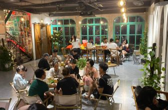 [☕️🇻🇳] Sam Rooftop Coffee 🥤 Top1Coffee ☕️ Sam rooftop coffee – Nơi trú ẩn lý tưởng của các bạn ngày mưa gió    Mưa rồi! Các cậu còn làm gì mà chưa lên Sam ???  Sam roofto , shares-0✔️ , likes-11❤️️ , date-2024-05-25 14:51:52🇻🇳🇻🇳🇻🇳📰🆕