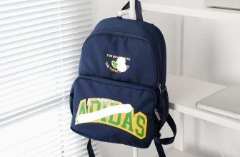 [🆕🇻🇳]  Măng Kids chuyên các mặt hàng xuất dư, xuất xịn 😎❤️️⭐️ Balo nhà 3 là dư xịn cho các thanh niên
Mẫu mới nhất 2024 từ dòng Originals
– Kích thước: 38 cm x 26 cm x 12 cm.
– Ngăn chính lớn đủ dùng hằng ngày, hoặc  , shares-0✔️ , likes-2❤️️ , date-2024-05-26 15:24:31🇻🇳🇻🇳🇻🇳📰🆕