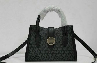 [🆕🇻🇳] Wellcome to CHIC HOUSE by CHIC VNXK 👕 Top1Fashion 👗   RESTOCK
mẫu mới cứng vừa về luôn ý cả nhà vẫn với thiết kế đặt trưng của MK không lẫn vào đâu được  sự sang trọng tinh tế đến từ chất liệu và màu sắc ngọ , shares-0✔️ , likes-0❤️️ , date-2024-05-30 07:46:24🇻🇳🇻🇳🇻🇳📰🆕