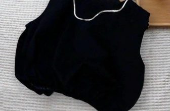 [🆕🇻🇳] Shop ZUKA Thời Trang Trẻ Em Cao Cấp 😎❤️️⭐️ 𝗛𝗼̂𝗺 𝗻𝗮𝘆 𝘁𝗵𝗼̛̀𝗶 𝘁𝗶𝗲̂́𝘁 𝗻𝗵𝗲̣ 𝗻𝗵𝗮̀𝗻𝗴,
𝗚𝗶𝗼̂́𝗻𝗴 𝗻𝗵𝘂̛ 𝘁𝗶́𝗻𝗵 𝗰𝗮́𝗰𝗵 𝗱𝗶̣𝘂 𝗱𝗮̀𝗻𝗴 𝗰𝘂̉𝗮 𝗲𝗺Chiếc áo bí kèm dây đeo xịn xò
Màu đen và màu kem
Sz từ 15kg đến 30kg
Sẵn  , shares-1✔️ , likes-3❤️️ , date-2024-05-29 04:08:45🇻🇳🇻🇳🇻🇳📰🆕