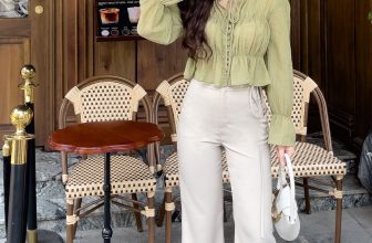 [🆕🇻🇳] Kate By Linh Nguyen – Kim Mã 😎❤️️⭐️ 𝐊𝐀𝐓𝐄 𝐆𝐈𝐑𝐋 𝐖𝐄𝐀𝐑 𝐉𝐈𝐌𝐈𝐍 𝐒𝐇𝐈𝐑𝐓
Toát lên thần thái yêu kiều và vô cùng nữ tính, cô nàng của Kate tự tin phối áo Jimin với quần Tea ống vẩy cho buổi cafe chiều t , shares-0✔️ , likes-2❤️️ , date-2024-05-26 08:04:43🇻🇳🇻🇳🇻🇳📰🆕