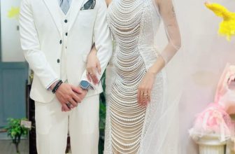 [🆕🇻🇳] KimLoan Wedding.Cho thuê nhận may Áo dài Dâu Rể, Bà Sui, bưng quả, Vest 🤵🏻 Top1Wedding 👰🏻  Nay cặp đôi trai xinh gái đẹp nhà Dì Loan đến thử váy
Nhìn 2 đứa cháu mặc đồ Dì Loan lên đẹp mà hãnh diện vì nhà trồng được feedback đỉnh quá cơ
Chúc mừn , shares-0✔️ , likes-5❤️️ , date-2024-05-19 14:33:38🇻🇳🇻🇳🇻🇳📰🆕